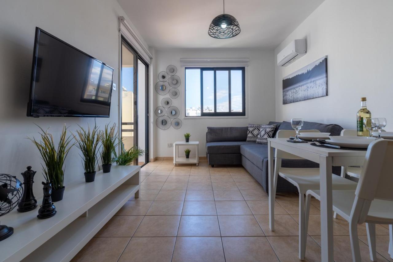 Polyn 1- Bedroom In Appartement Larnaca